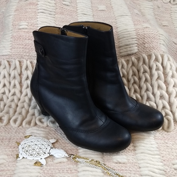 Ciao Bella Coty Ballet Low Heeled Ankle Booties worn couple hours with costume - Picture 3 of 7